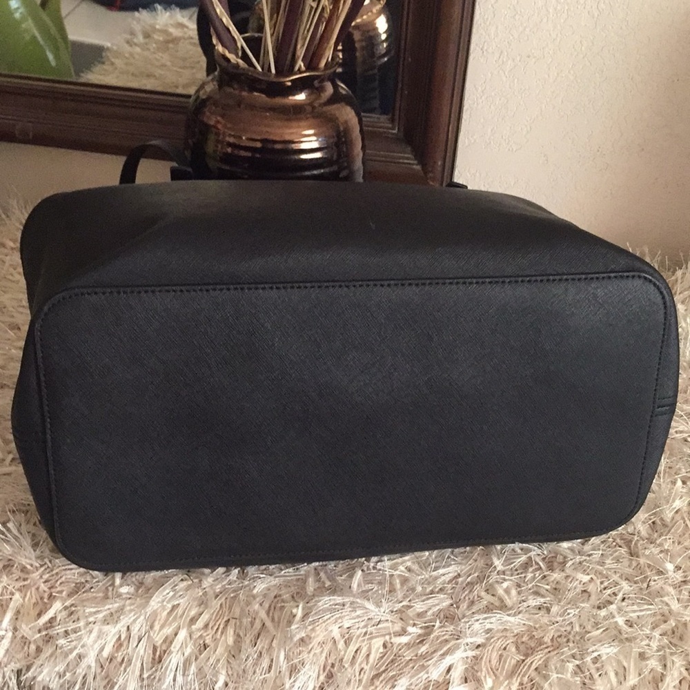 Michael Kors Jet Set Black Saffiano Travel Tote - Picture 7 of 16